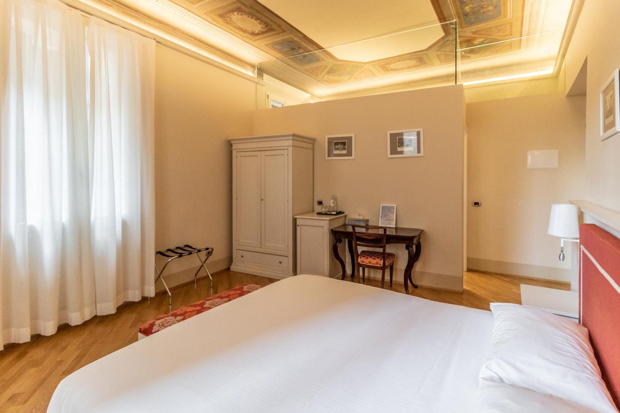 Casa Isolani Luxury Rooms Piazza Maggiore 1 Bologna Buitenkant foto